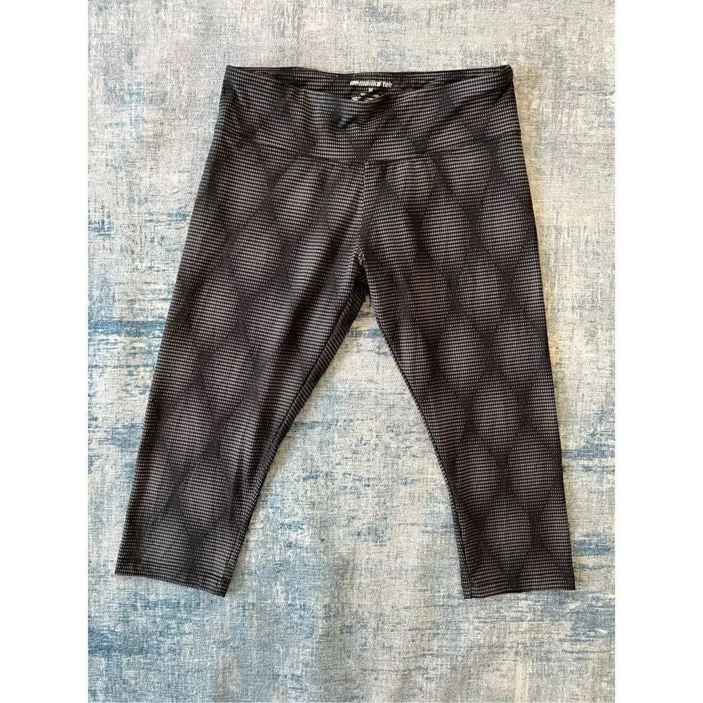 Marika Tek Gray Diamond Patterned Crop Leggings M